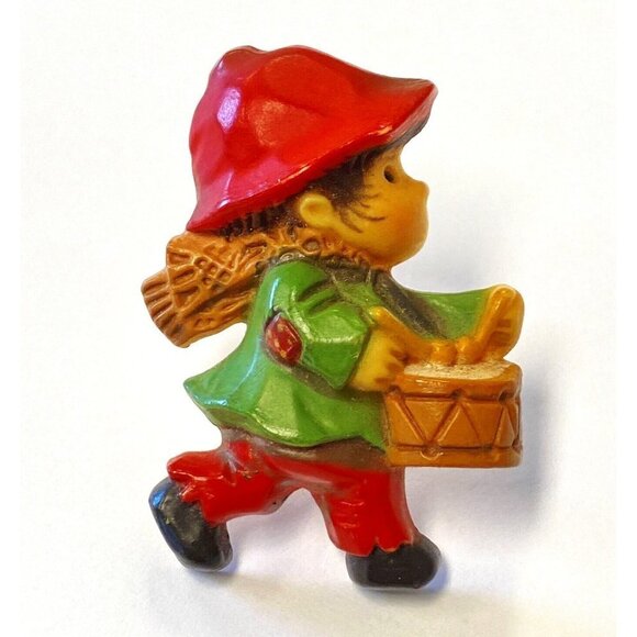 Vintage 70s Hallmark Little Drummer Boy Christmas Brooch Pin Plastic Molded - Picture 1 of 9